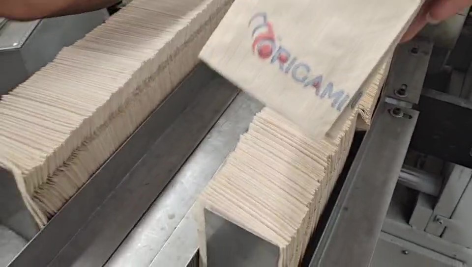 210餐巾纸高低折叠机