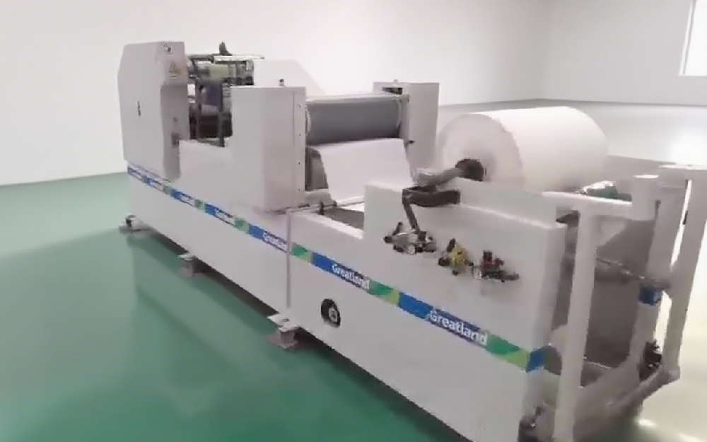 双排吸附式错位餐巾纸折叠机